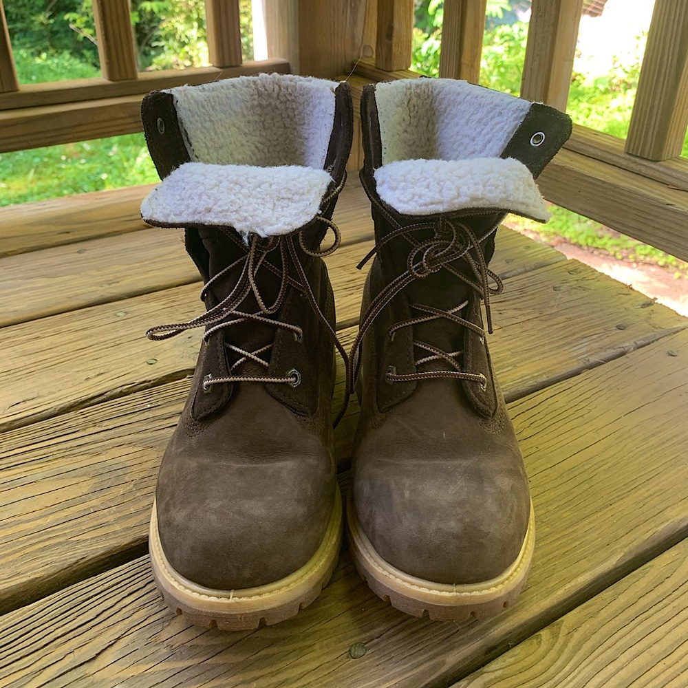 Women’s Brown Timberland Boots w Sherpa Lining